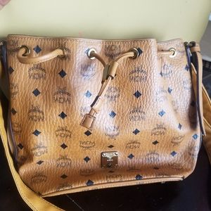 Brown used shoulder bag